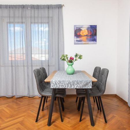 Apartments Lovric With Sea View Kaštela Exteriör bild
