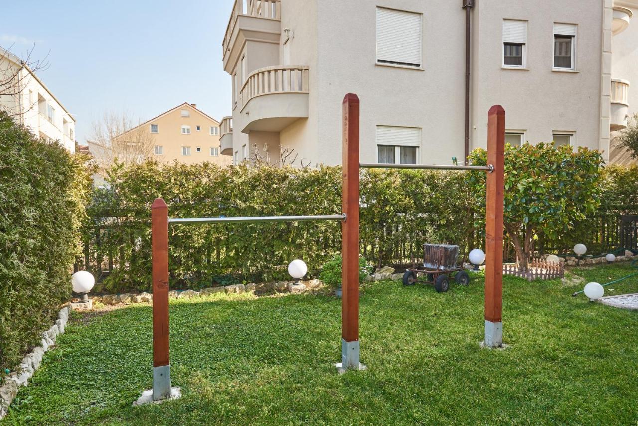 Apartments Lovric With Sea View Kaštela Exteriör bild